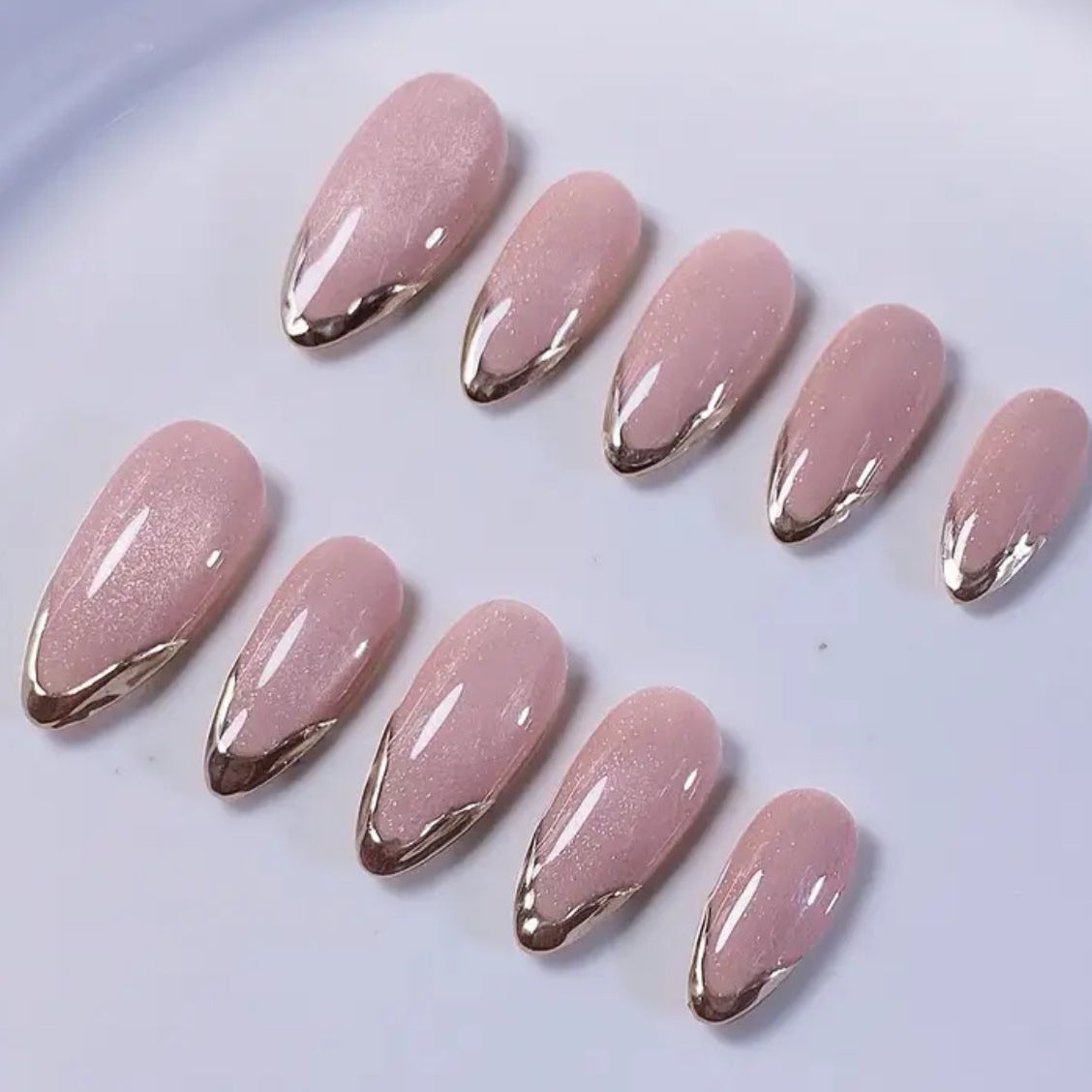Champagne Toast | Medium Almond